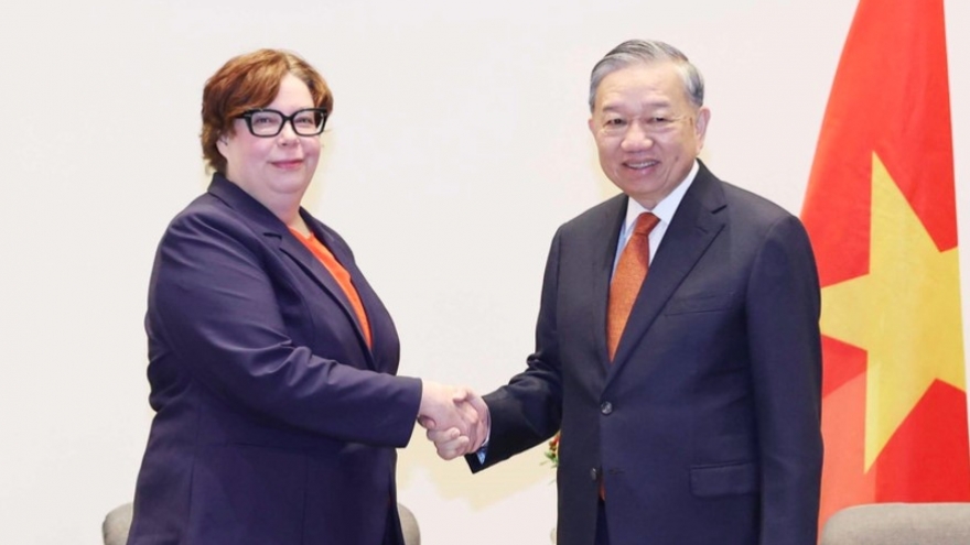 Vietnamese Party chief meets with Chairperson of Communist Party of Finland